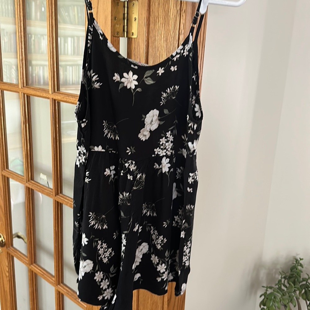 BRANDY MELVILLE FLORAL ROMPER